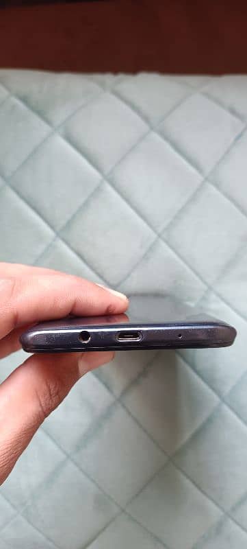 Infinix Hot 10 play 10/10 condition with original box and charger 3/32 0