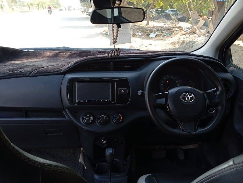 Toyota Vitz 2018 7