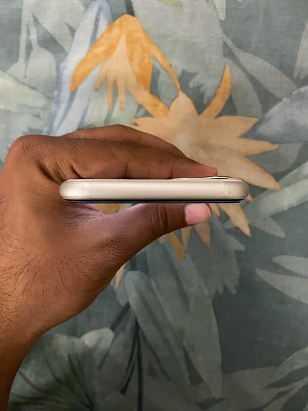 Iphone 11 dual pta approved 64gb 9