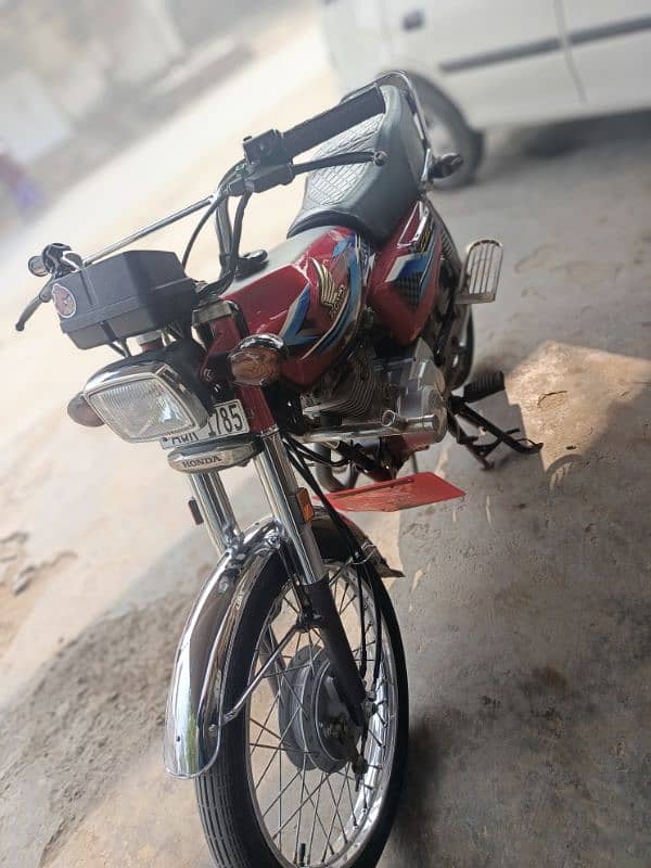 bilkul new bike ha koi b isu ni ha 2