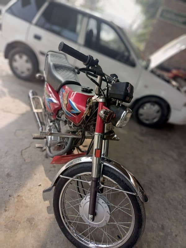 bilkul new bike ha koi b isu ni ha 3