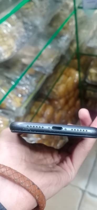 iPhone 11 NON PTA 4