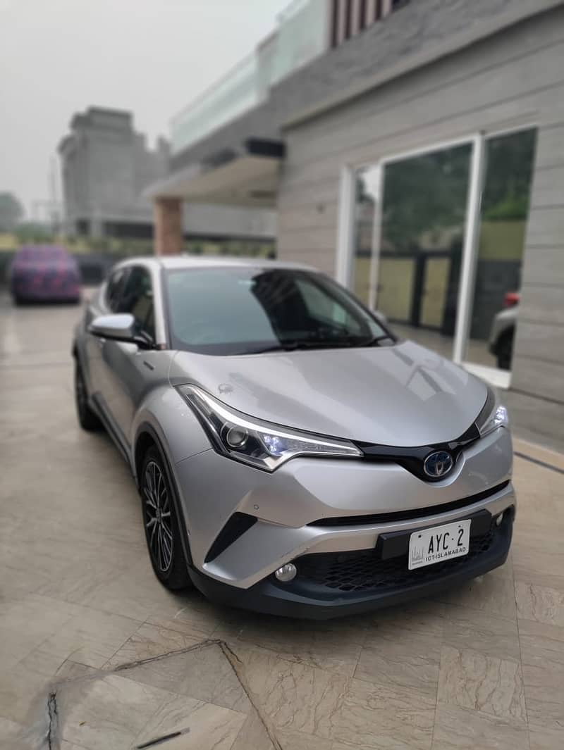 Toyota C-HR 2016 Hybrid 2