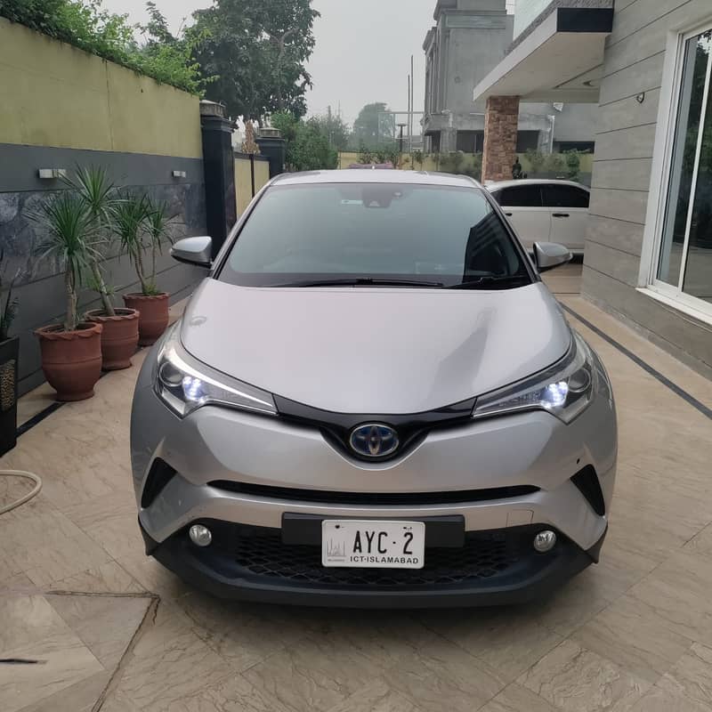 Toyota C-HR 2016 Hybrid 4