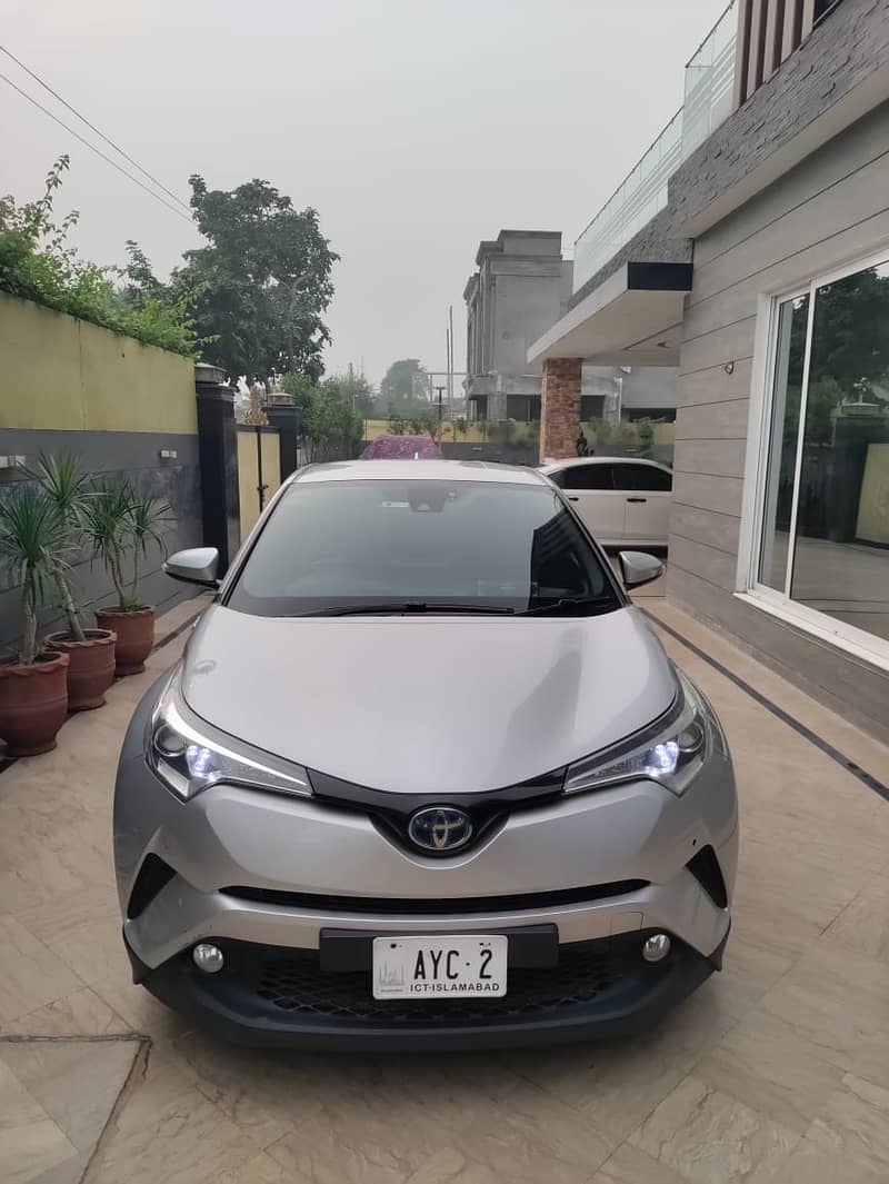 Toyota C-HR 2016 Hybrid 6