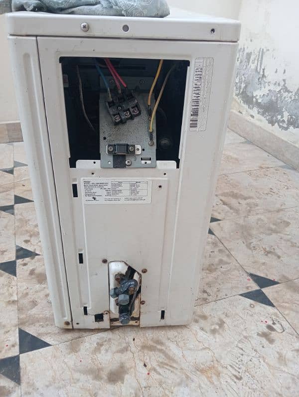 good condition ac DC inverter haier 4