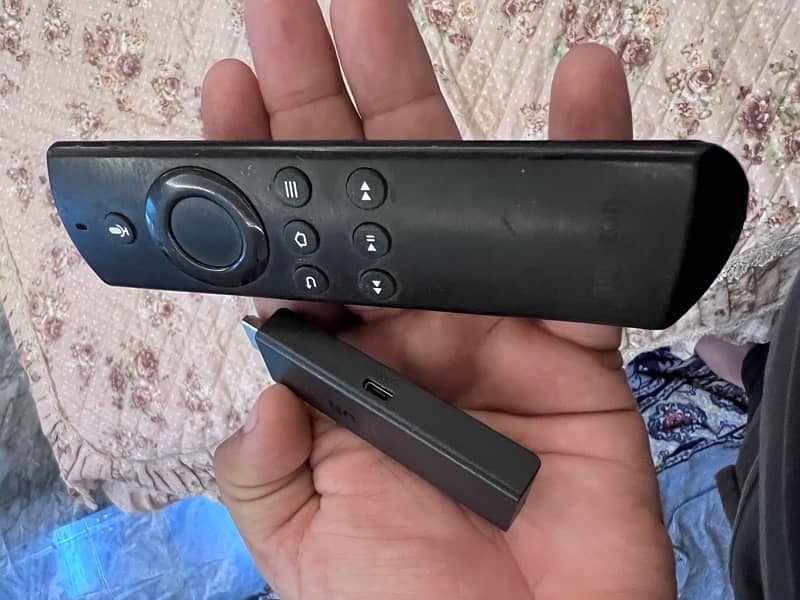 tv stick Amazon 100 %ok with  remote 0