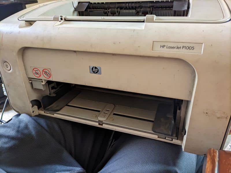 HP laserjet P1005 1