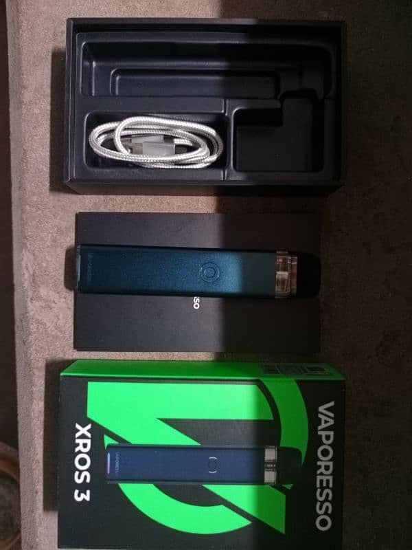 Vaporrsso Xros 3 pod device 1 month used ok condition 1