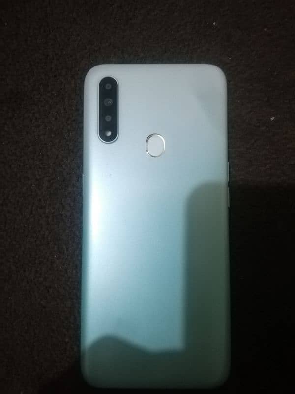 I am selling my phone OPPO a 31 box ni ha only phone and charger 0