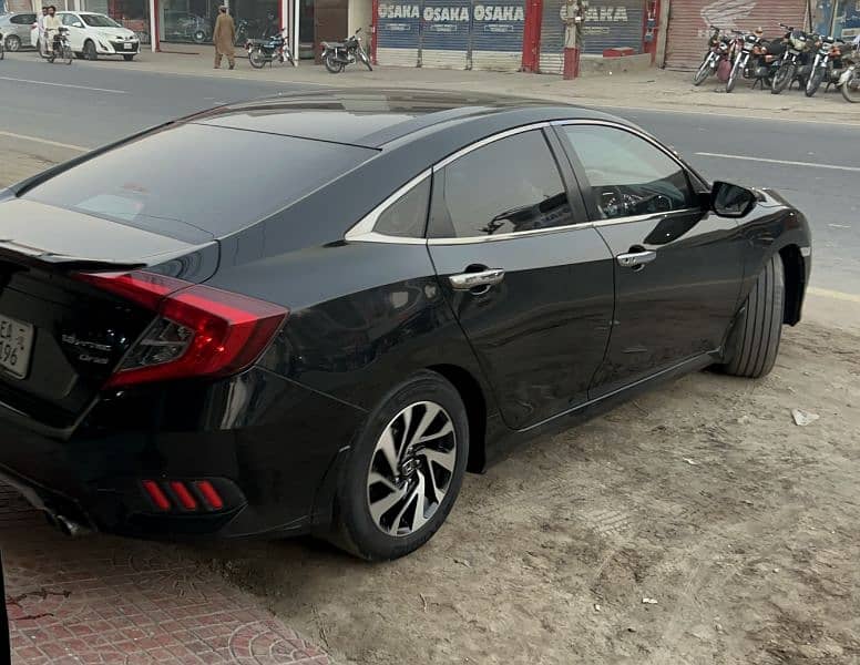 Honda Civic VTi Oriel Prosmatec 2018/19 1