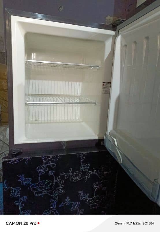 Gree Refrigerator/Fridge 2