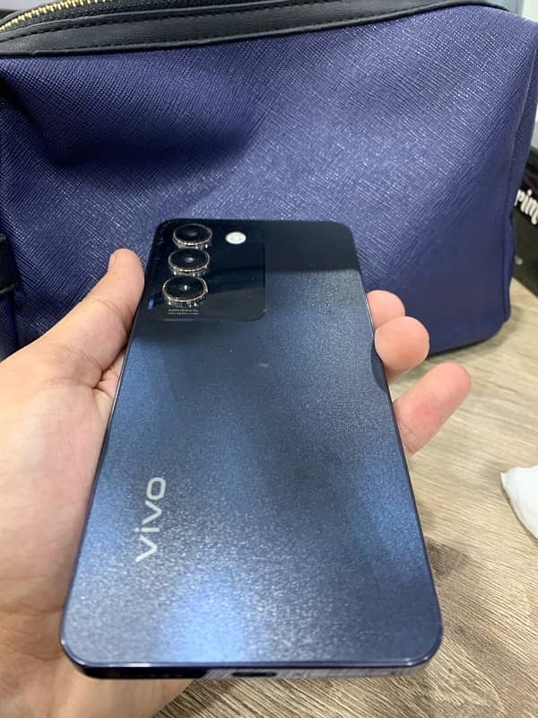 Vivo Y100 256 gb 3