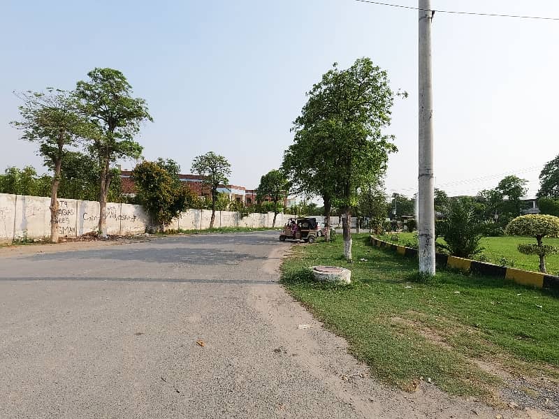 1 Kanal Best Location Plot For Built Home And Builder Near Park Mosque Market Plot For Sale 2