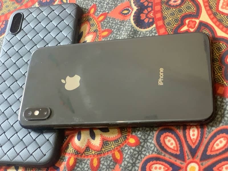 iPhone XS Max 0