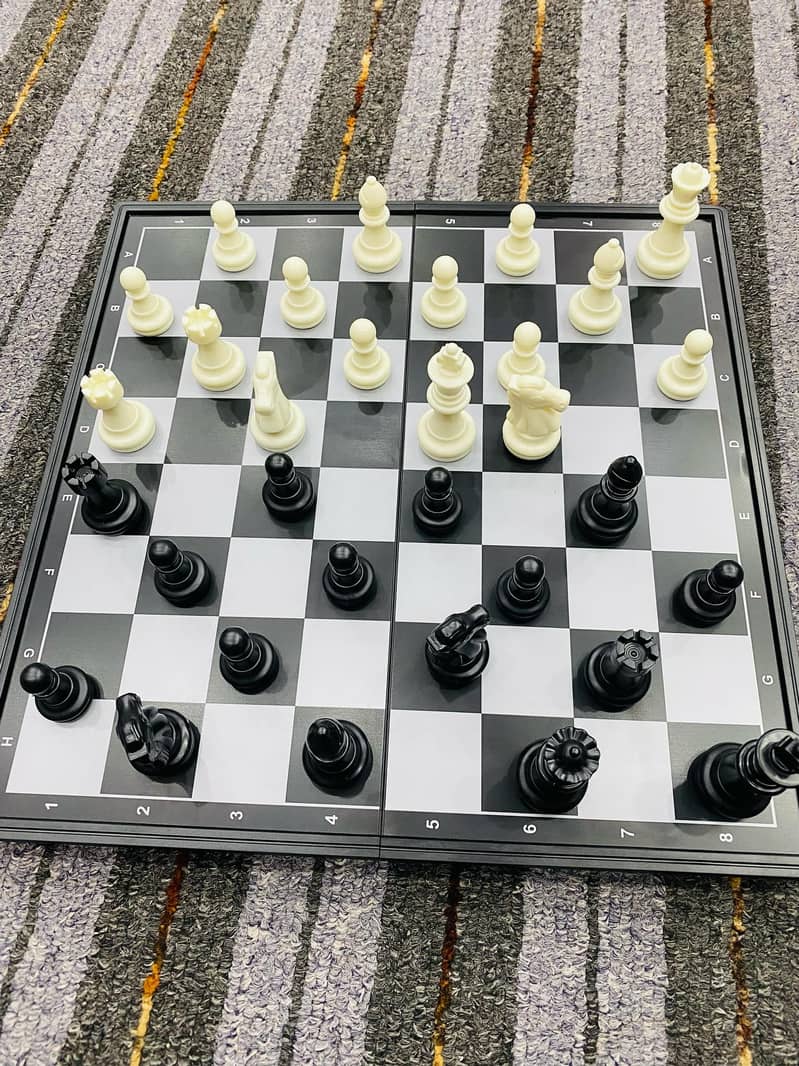 Luxurious Marble Design  Chess Magnetic Sets / Export Quality 2