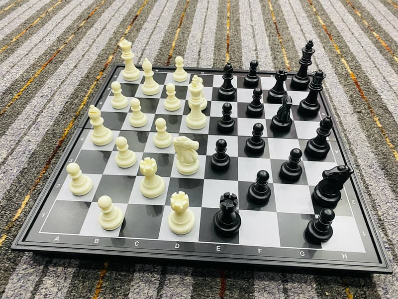 Luxurious Marble Design  Chess Magnetic Sets / Export Quality 5