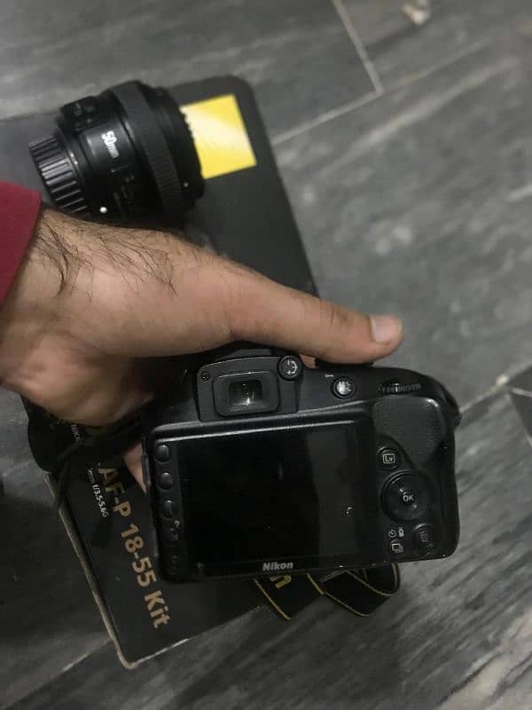 Nikon D3300 with 2 Lenses 6