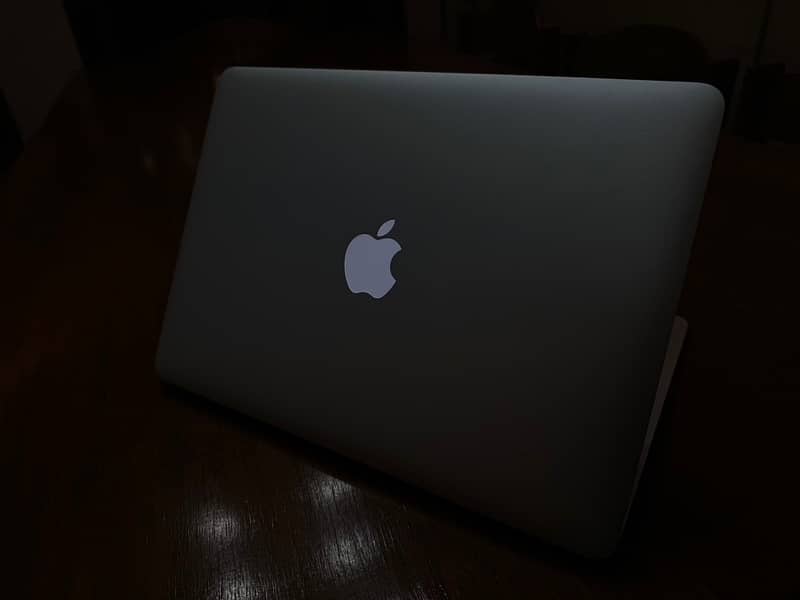 MacBook Air 2017 in 10/10 Condition 1