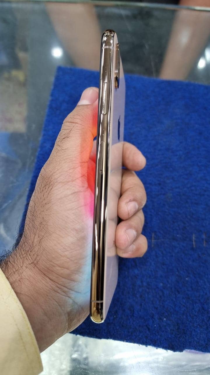 Iphone XS Max (Read ad plz) 1