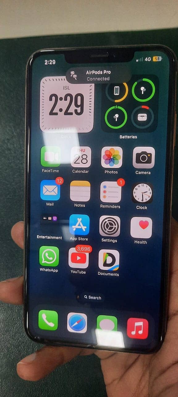 Iphone XS Max (Read ad plz) 2