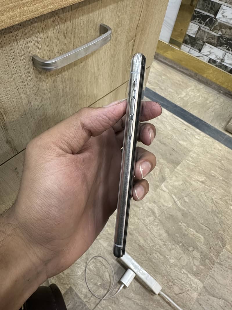 Iphone x 256 gb pta approved 3