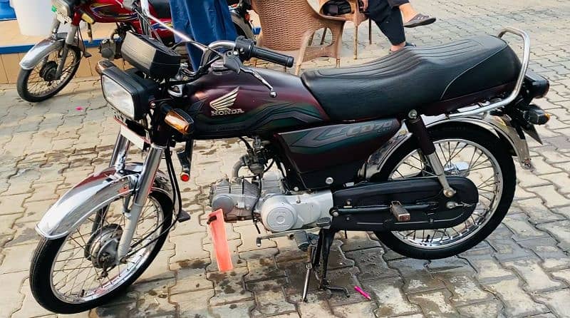 Honda CD70 3