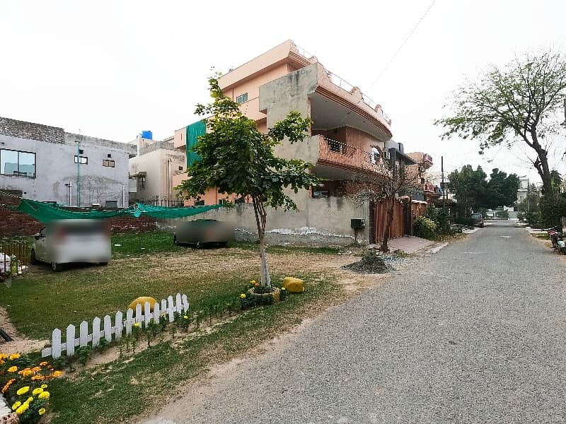 10.50 Marla Corner 40-Feet Road Ideal Location Near Park Mosque Market Plot For Sale 0