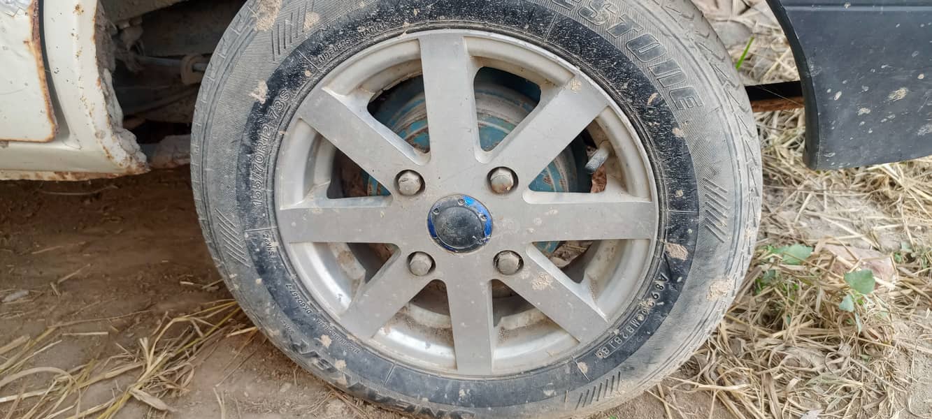 ALLoy rims with tyres 0