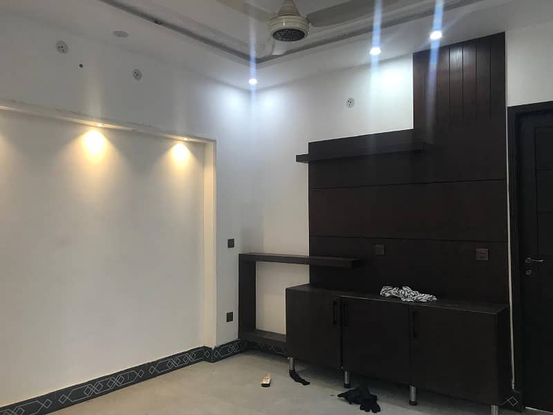 10 Marla Upper Portion For Rent In DHA Rahbar Sector 1, Lahore 4