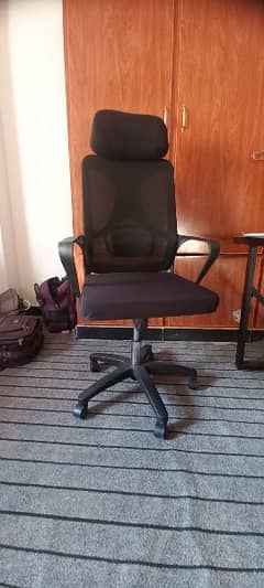 Office Chair Revolving Chai 9.8/10 condition