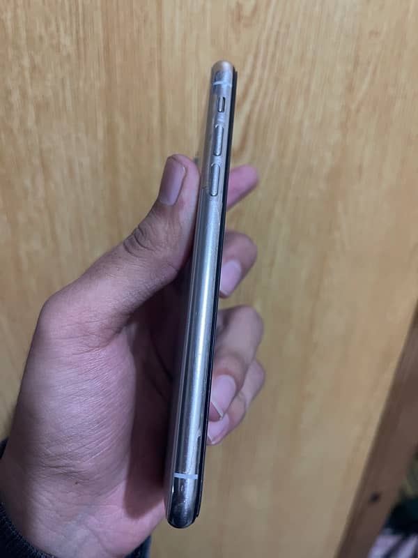 Iphone x 64 gb pta approved white color 1