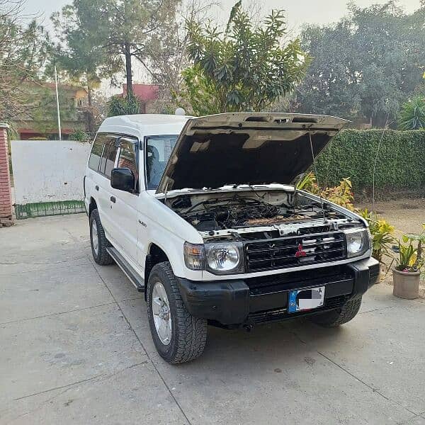 Mitsubishi Pajero 2001 V6 GLS 1