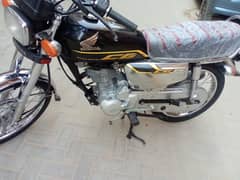 Honda 125 Karachi number 22 model