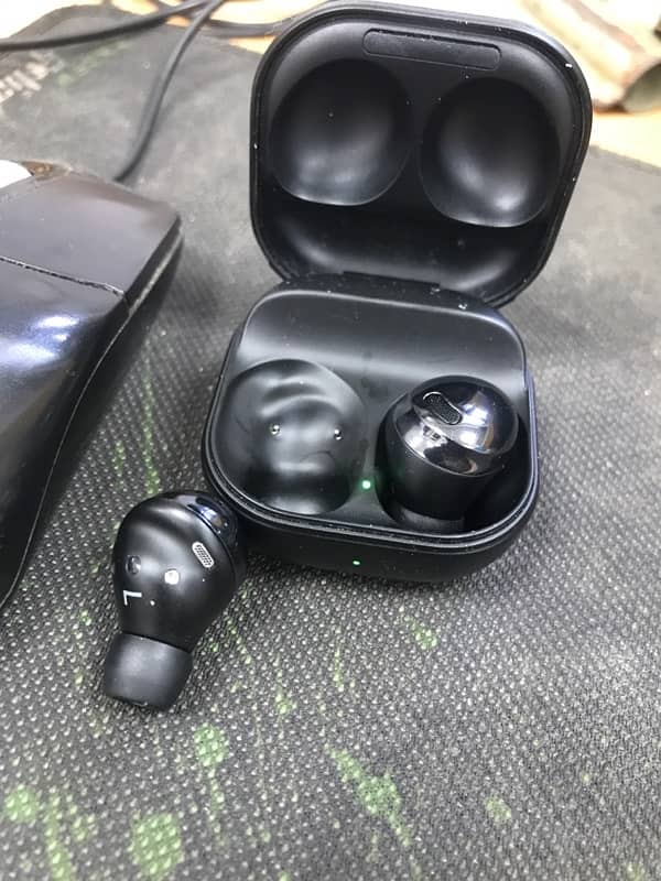 Samsung Galaxy Buds Pro from UK 0