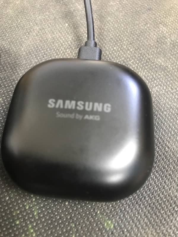 Samsung Galaxy Buds Pro from UK 2