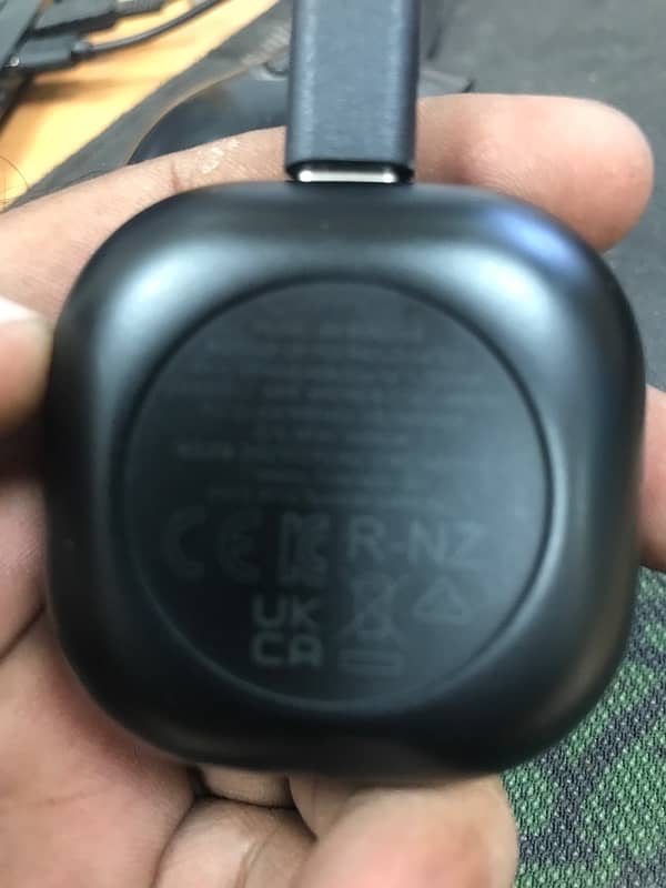 Samsung Galaxy Buds Pro from UK 3