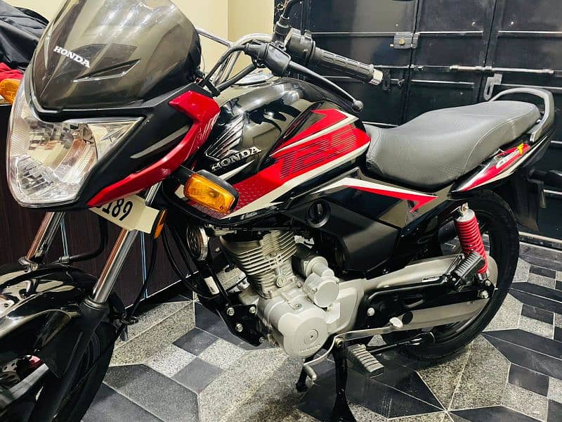 Honda Cb125 f . 2022 model new 0