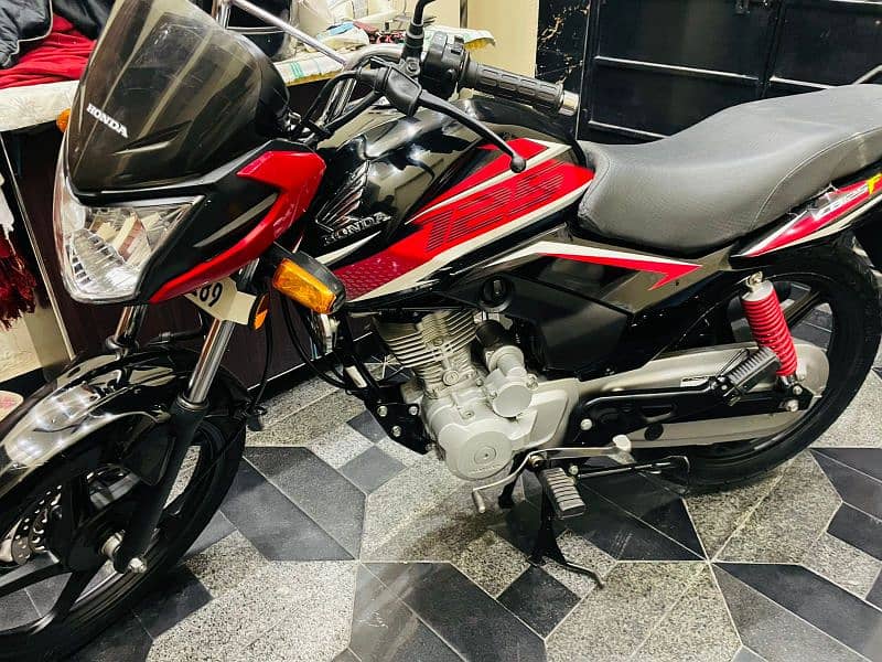 Honda Cb125 f . 2022 model new 4