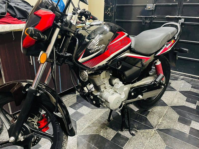 Honda Cb125 f . 2022 model new 8