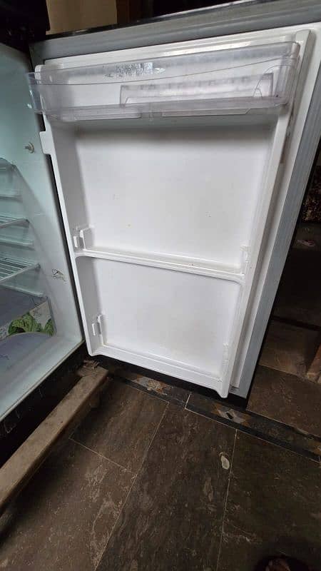 Dawlance deepfreezer 9170WBGD R inverter for sale 4