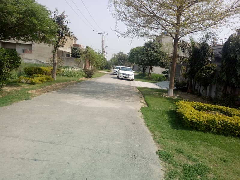 20 Marla Plot Near Park Mosque Market And Main College Road Approach Plot For Sale 0