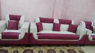 New Unused White and Maroon Premium Theme 5 Seater Luxury Sofa Set