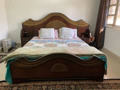 WOODEN BED FOR SALE IN A GOOD PRICE