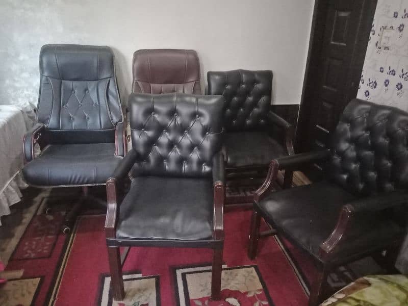 Wooden Chairset with Executive chairs 1