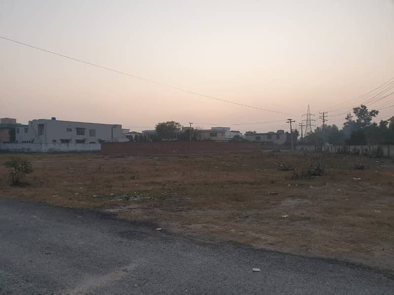 40 Marla On 40 Feet Road Best Semi Commercial Cheapest Price Near Park Mosque Market Plot For Sale 3