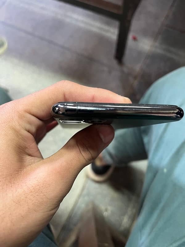 iPhone 11pro max 256 gb 5