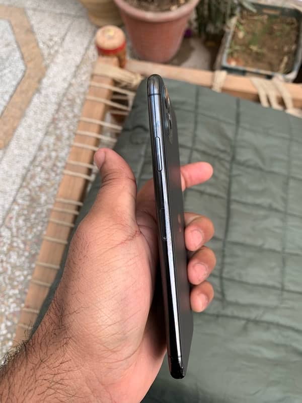 Iphone 11 Pro Max PTA Approved 6