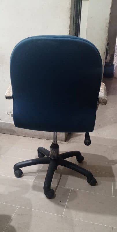 Office Revolving  Chairs 1