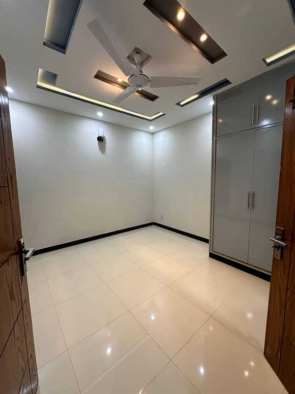 BRAND NEW FULL HOUSE FOR RENT LOCATION AYUB COLONY 0